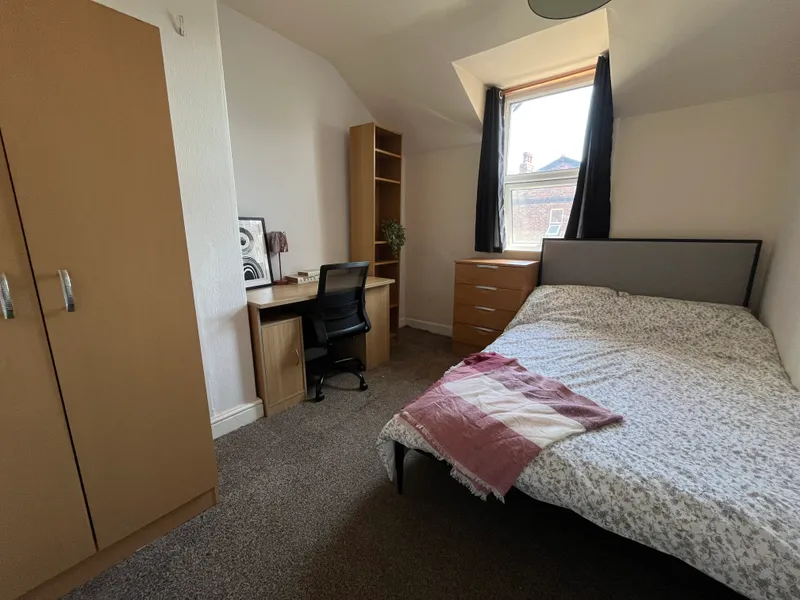 4 Bed West End Student House  // Jul 2026 - Image 6
